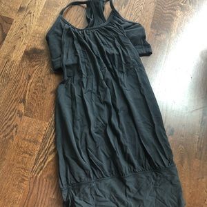 Lululemon black top w/ bra